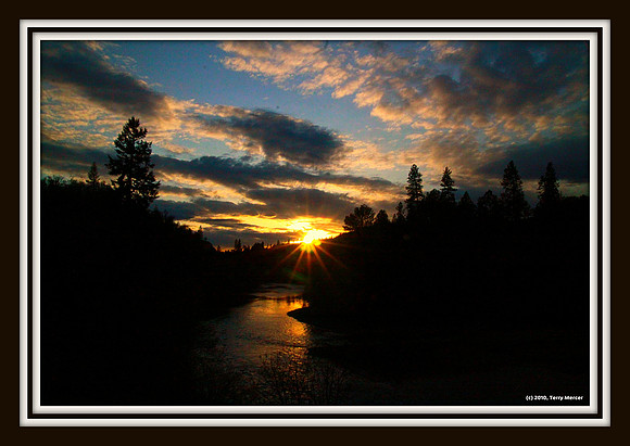 IMG_5473 - Sunset on the Rogue River (near Shady Cove)