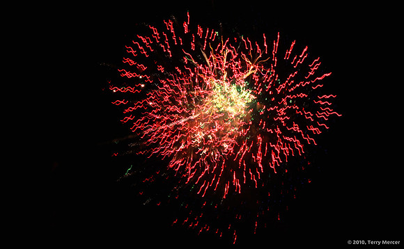 IMG_1192 - Hearts Afire (fireworks cature - as shot, except widescreen crop)